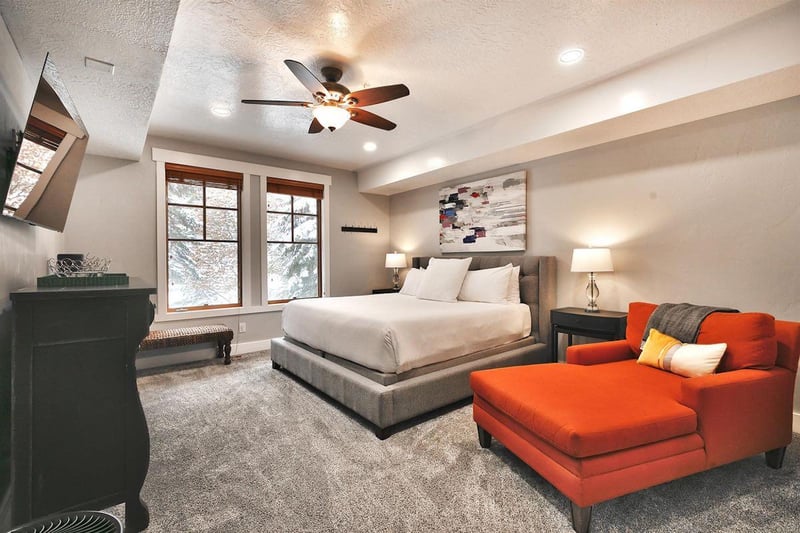 5656965 Pclpropertymgmtroom02