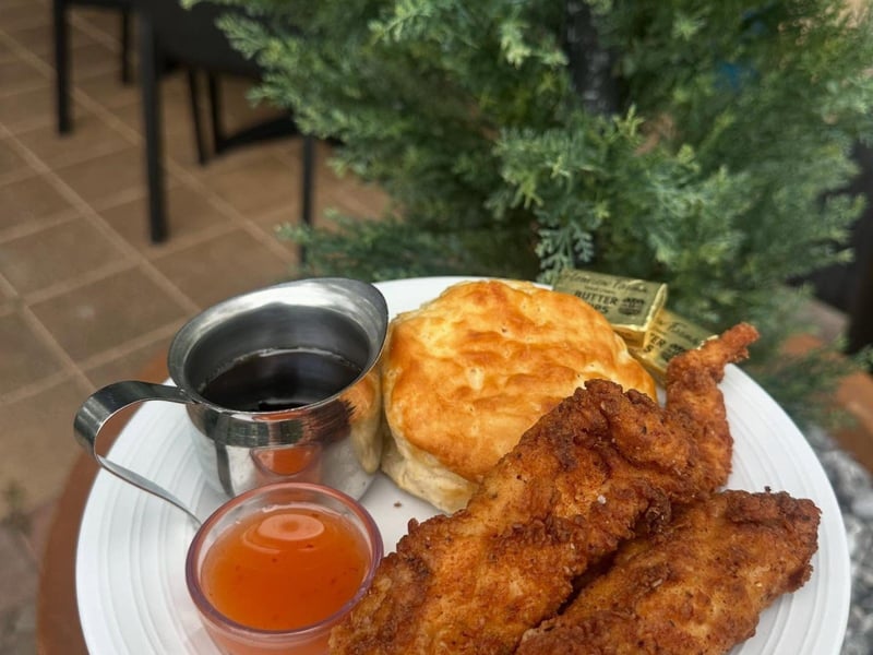 Chicken and biscuits at Vintij in Destin, Florida