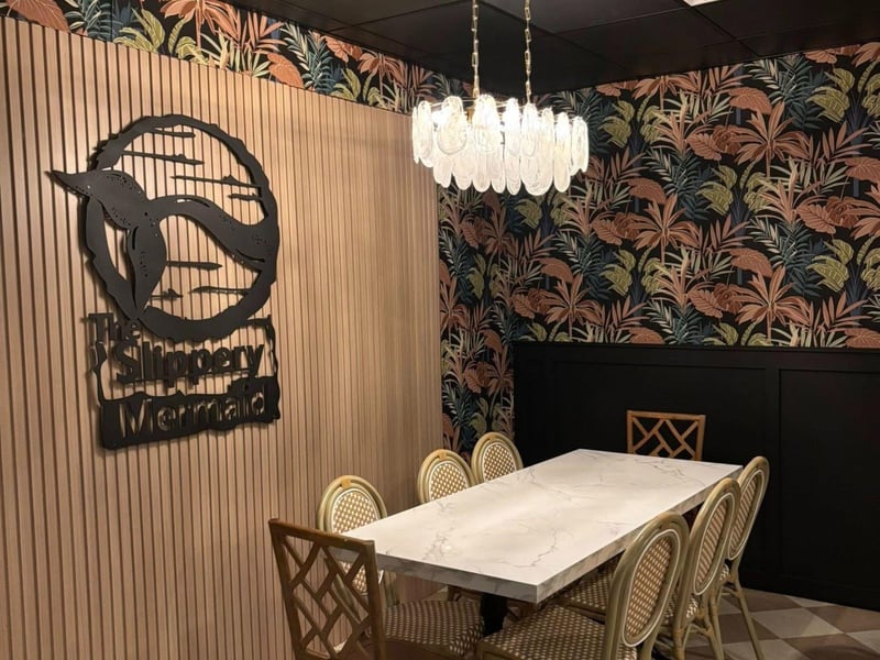 Slippery Mermaids dining room