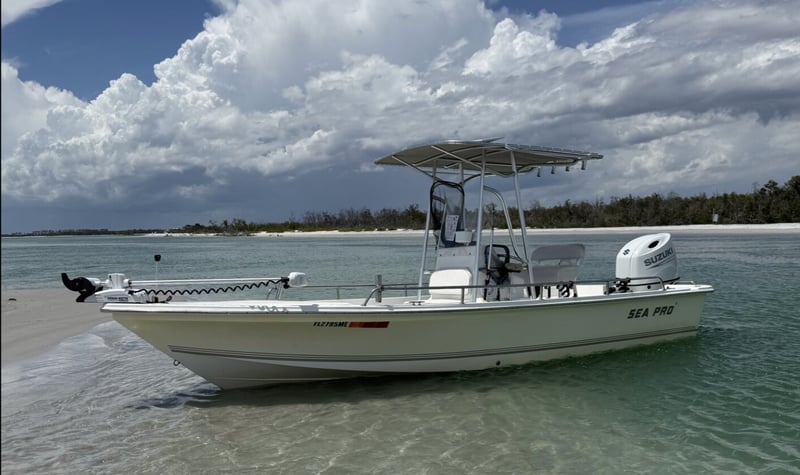 Spacious 21 Center Console