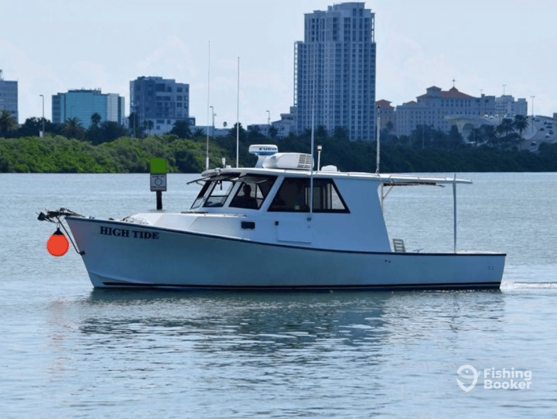1383551 Captain Dereks 35 Crusader Out On The Water