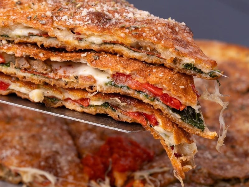 The calzone stuffed with ricotta and mozzarella