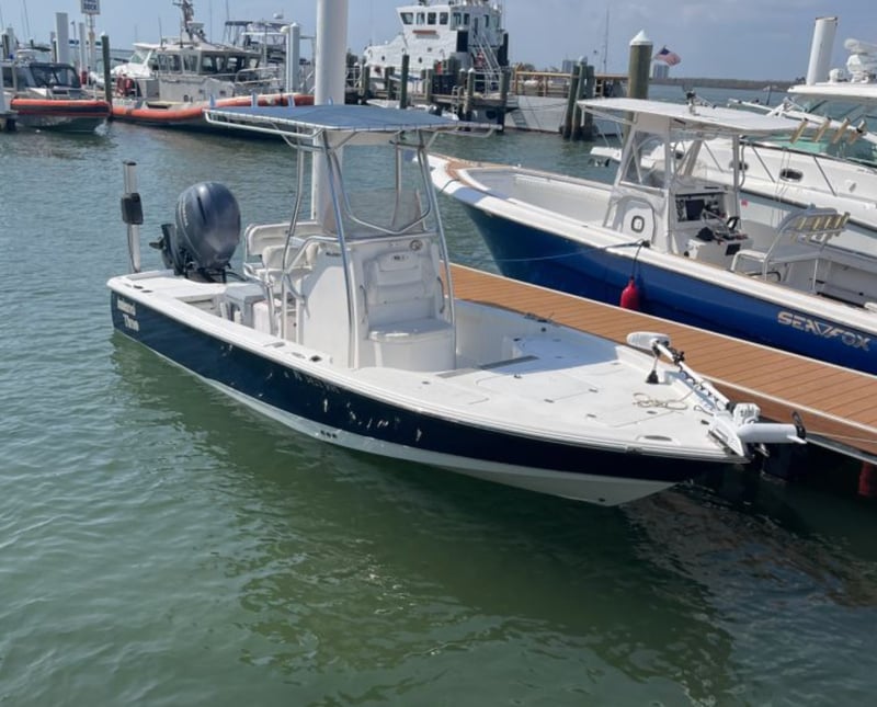 1386682 22 Sea Hunt For 4 Passengers