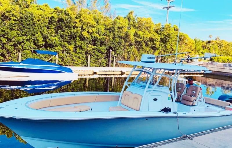 1386904 32 Sportsman 312 Great For Up To 6 Passengers