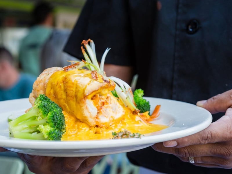 The stuffed Grouper with broccoli