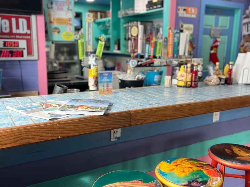 The bar at RC Otters Island Eats