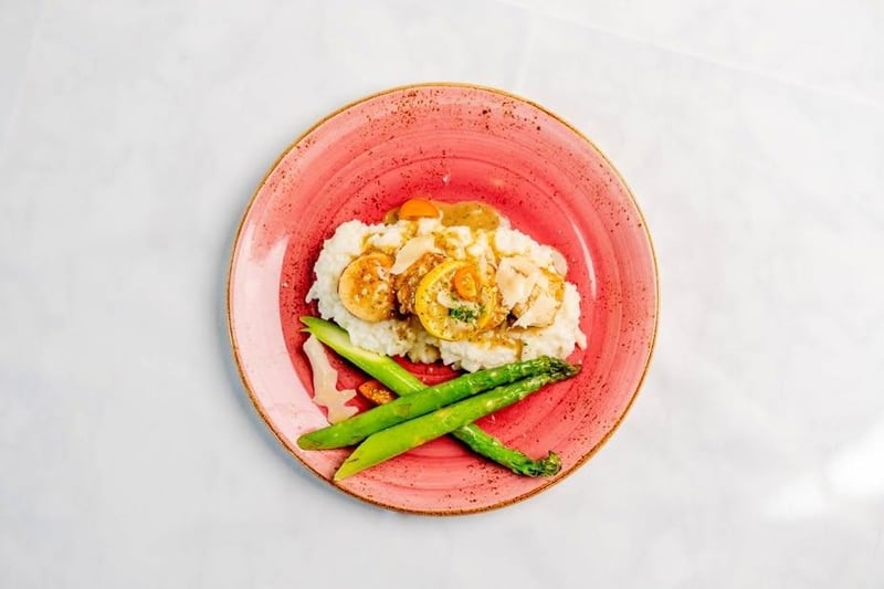 Wild caught diver scallops