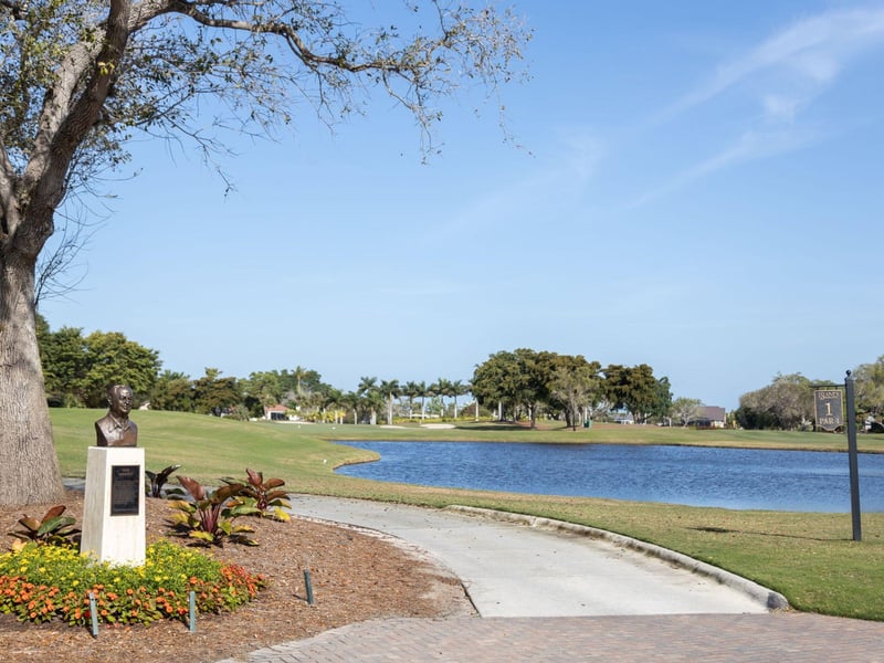 The first hole at Island Country Club