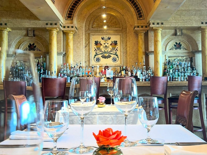 The dining room at Sale E Pepe