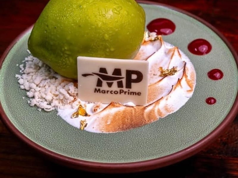 Fresh key lime pie