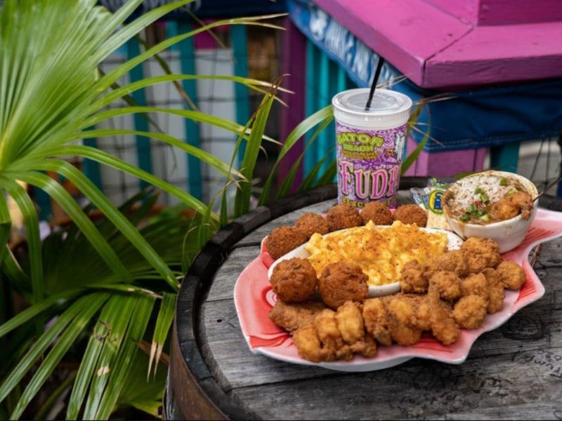 Fried shrimp with mac n cheese