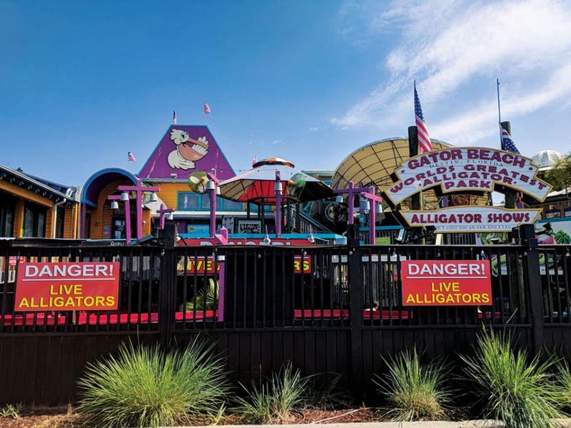 Fudpuckers Beachside Bar and Grill in Destin, Florida