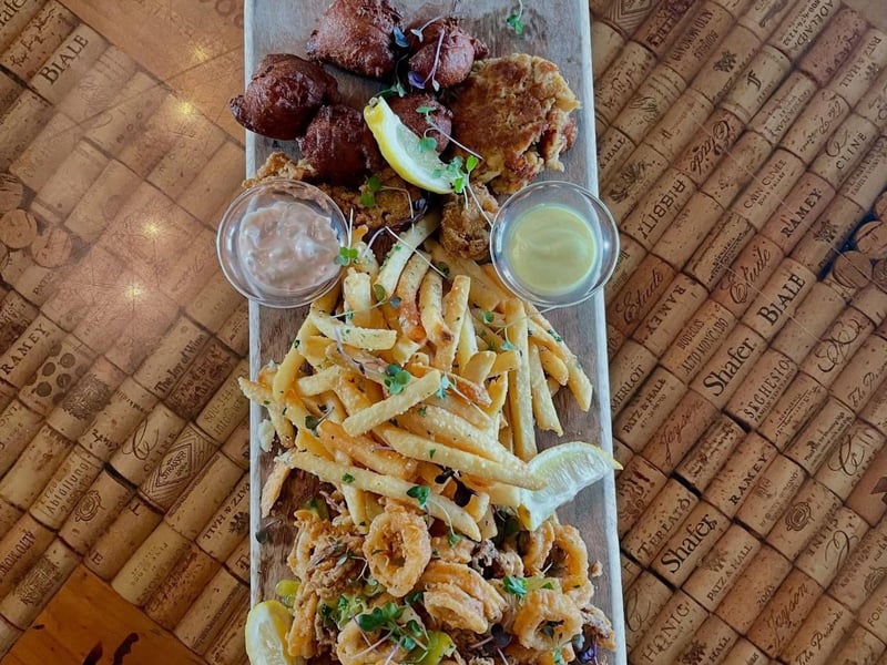 An appetizer board at Vintij