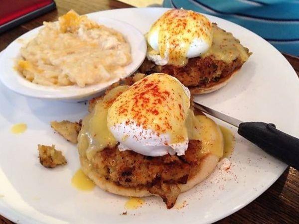 An eggs benedict at Kittys Kafe