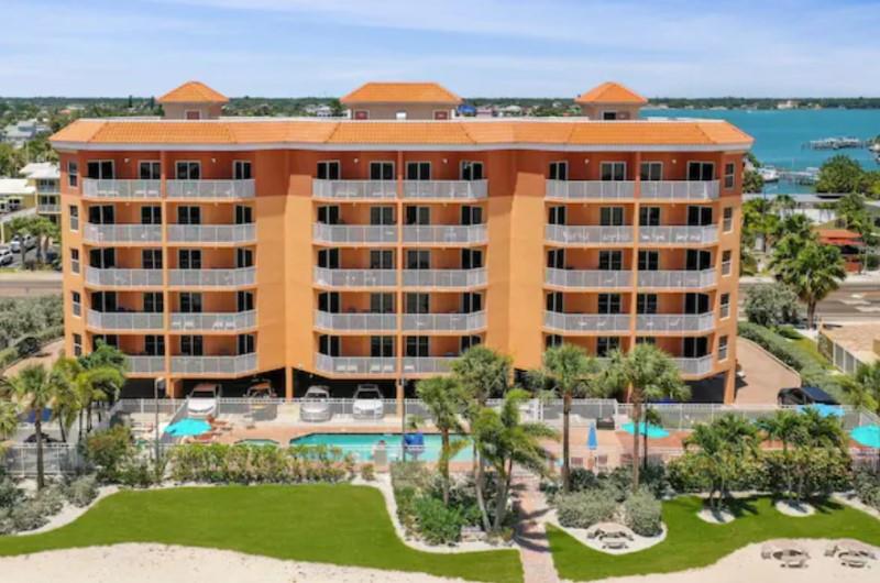 475235 St Pete Beach Vacation Rentals Surf Beach Resort By Sunsational Beach Rentals  1714 0 20227 2311