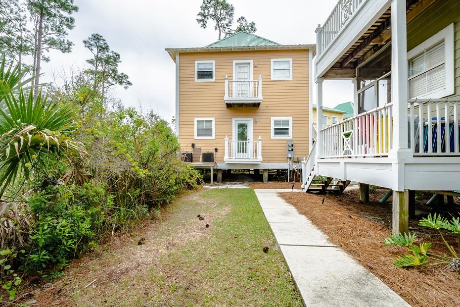 18 Purple Parrot 18CU Exterior View