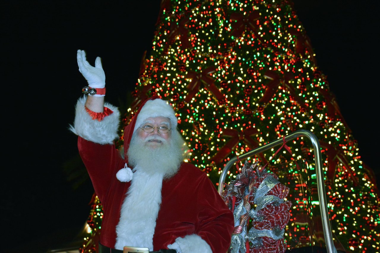 Santa Arrives at Destin Commons 201511