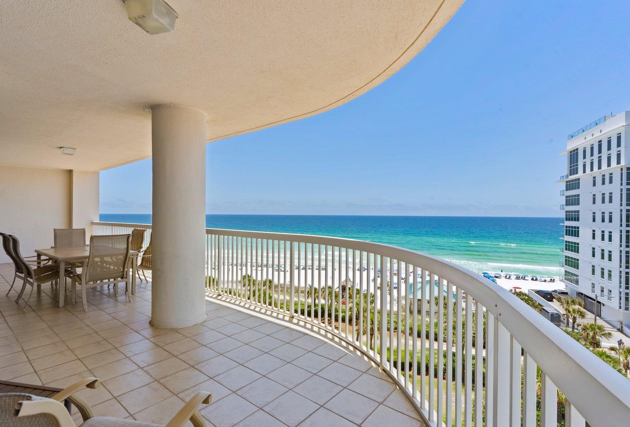 Large Corner Balcony