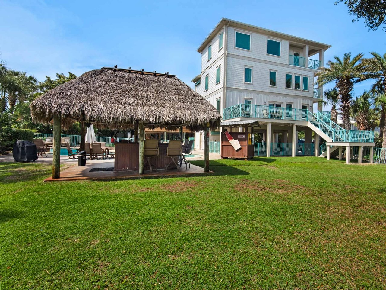 Huge Backyard with Private Tiki Hut
