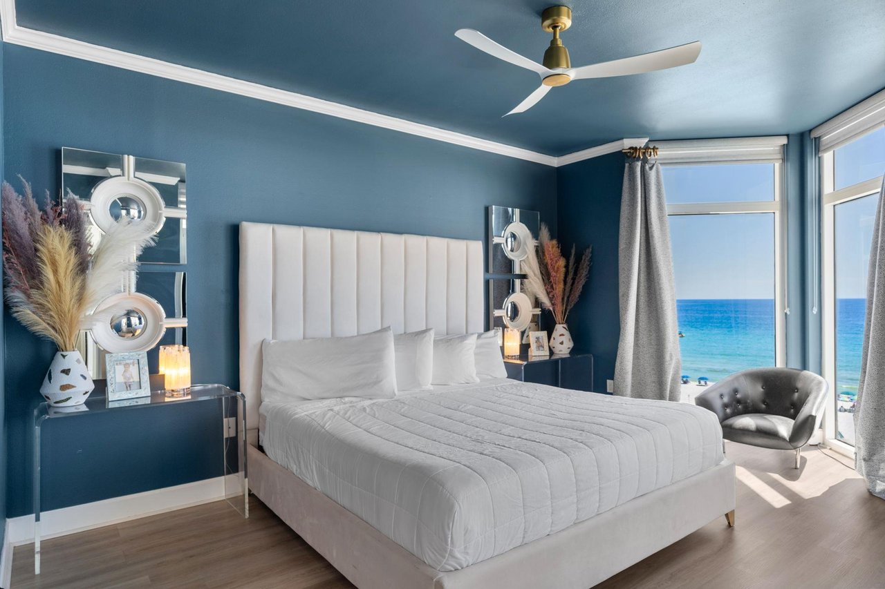 Gulf Front King Primary Bedroom