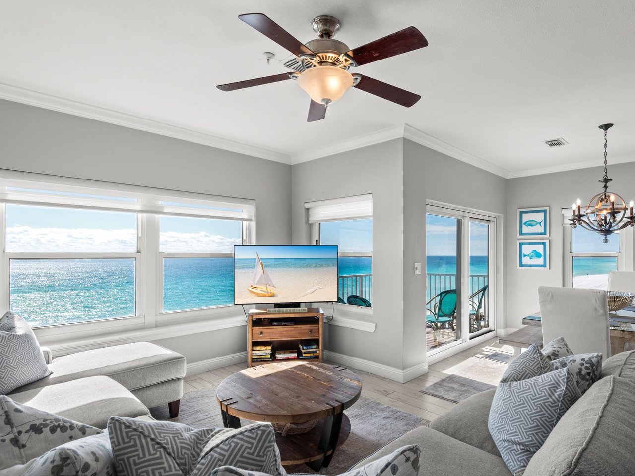 Great Gulf Views From Large, Comfortable First Floor Living Area