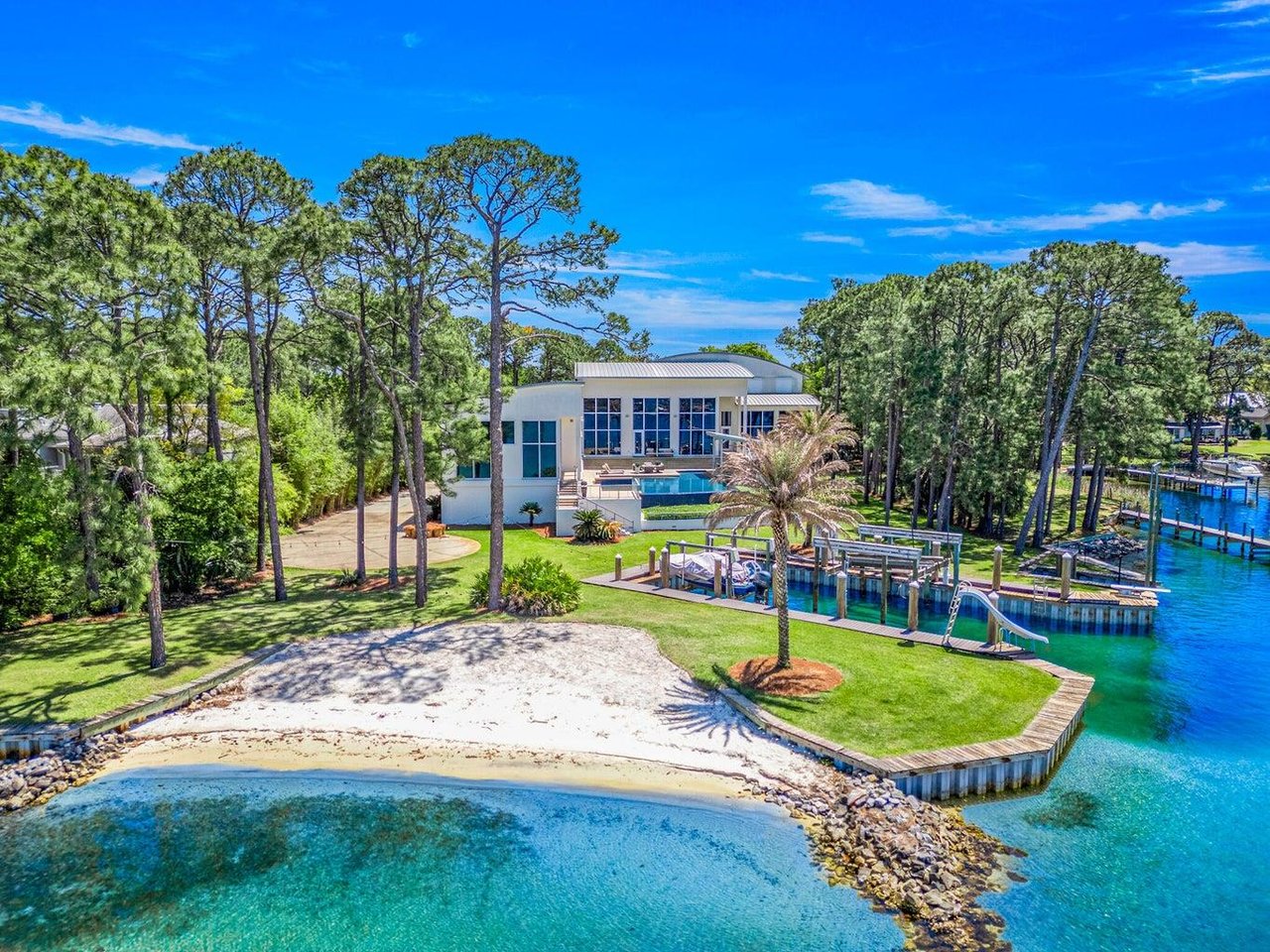 2025 Yacht Club Drive