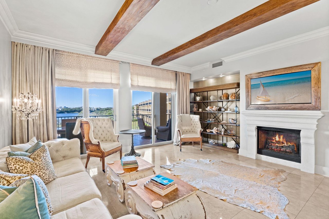 2194943 A Living Room With A Fireplace