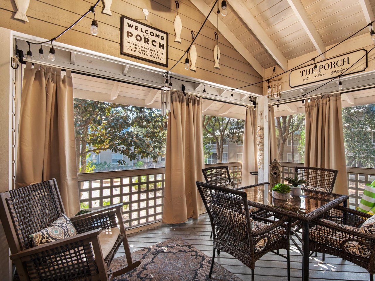 Private Screened Porch