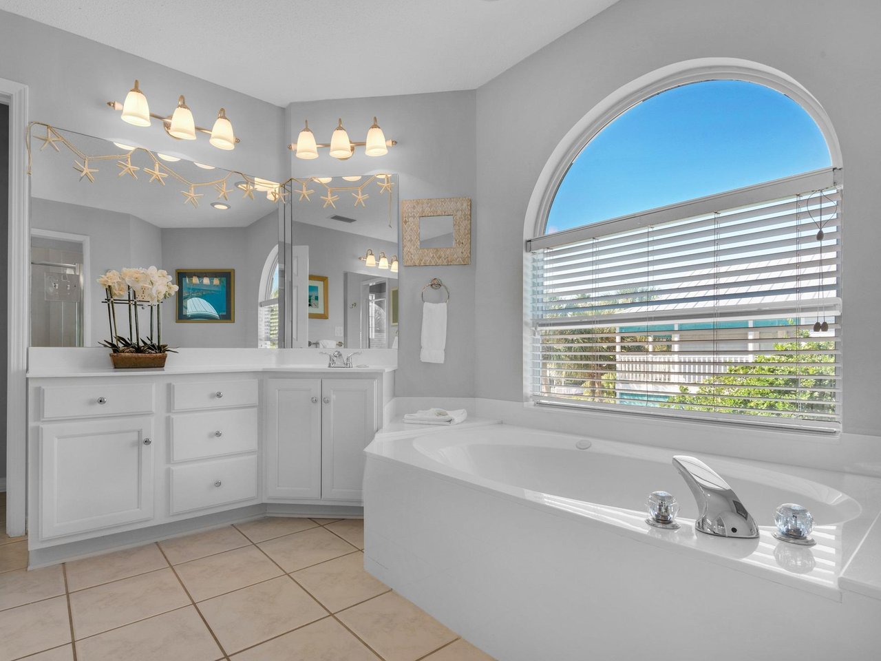 331848 Seven Palms Bath