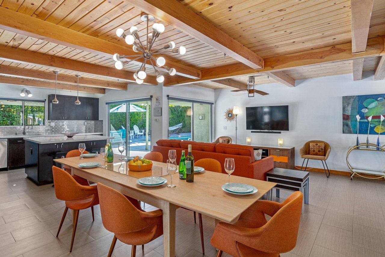 Gorgeous dining table