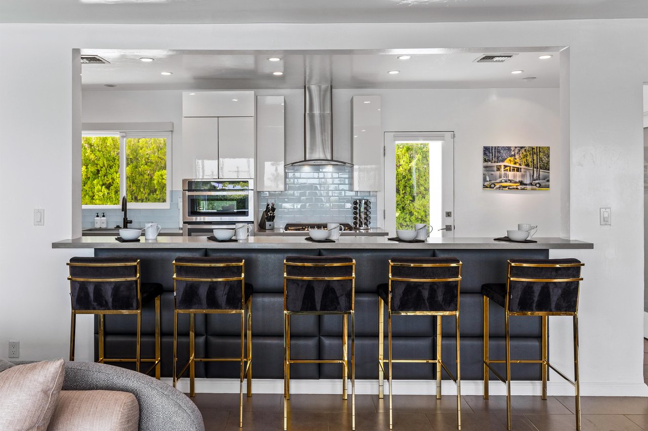 Breakfast Bar Set For Five