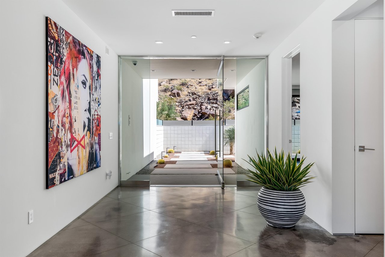 Stunning custom built vacation home