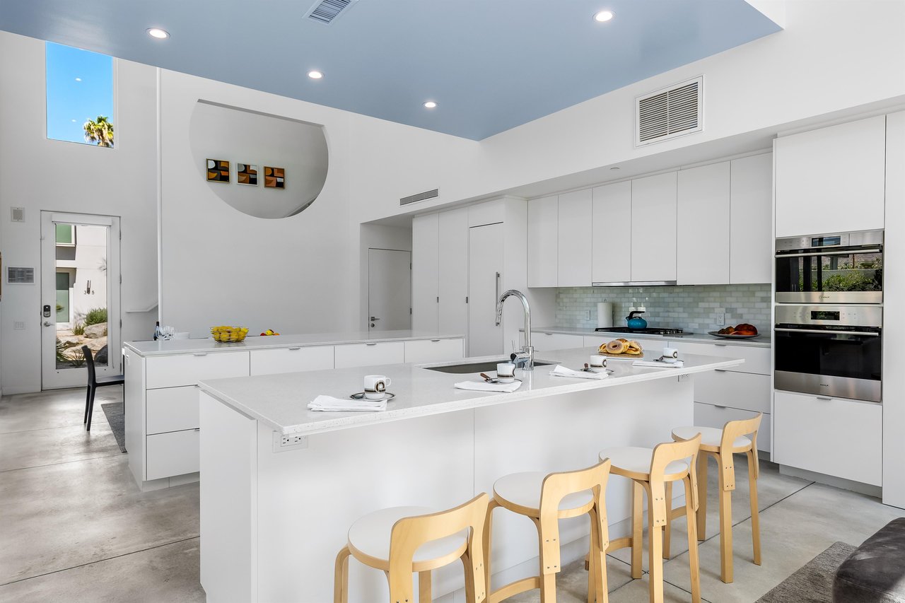 Pull up a chair at the breakfast bar for four