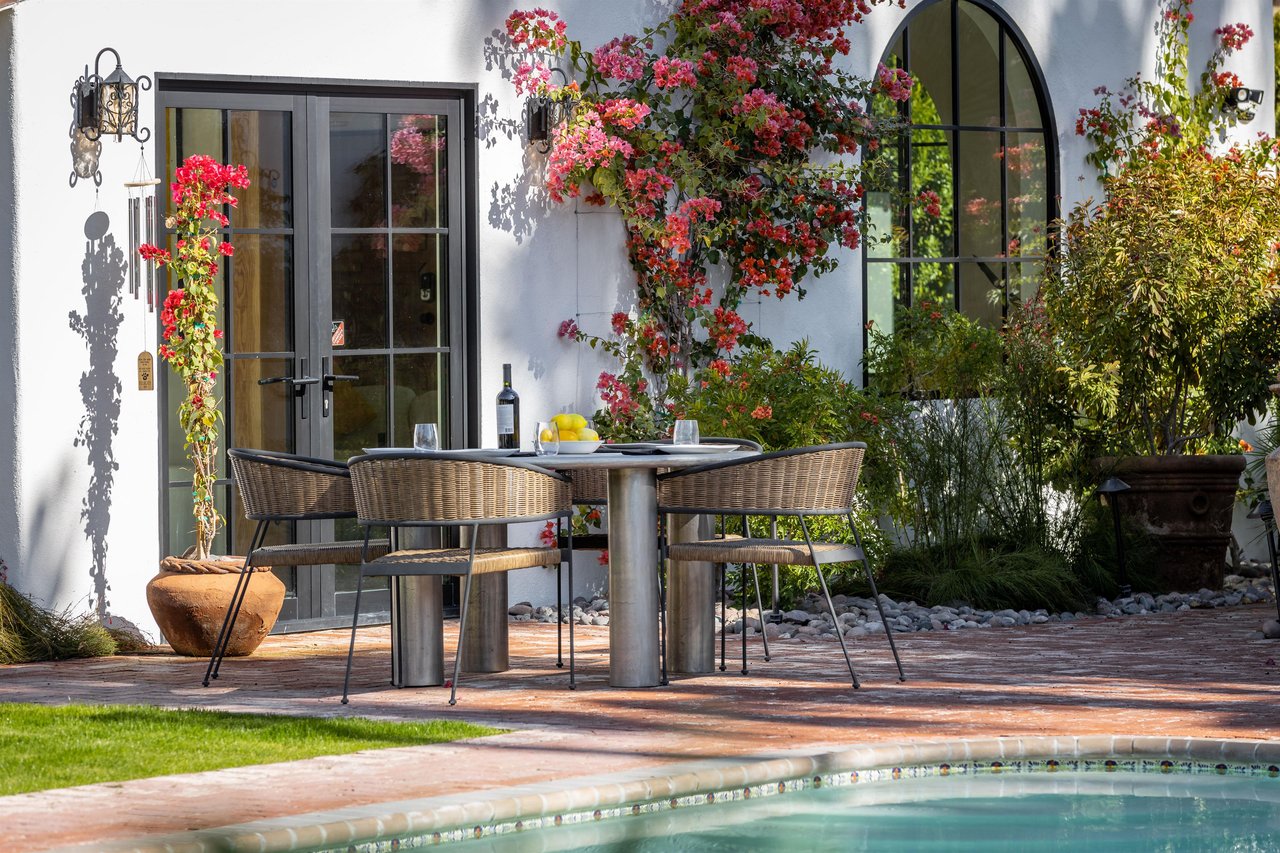 Poolside dining for four