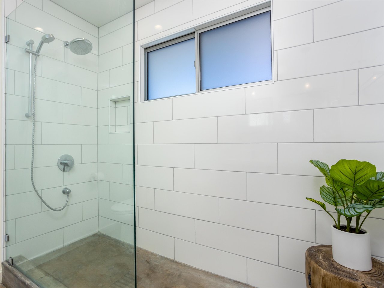 Deluxe Master Bath at The Fab Four