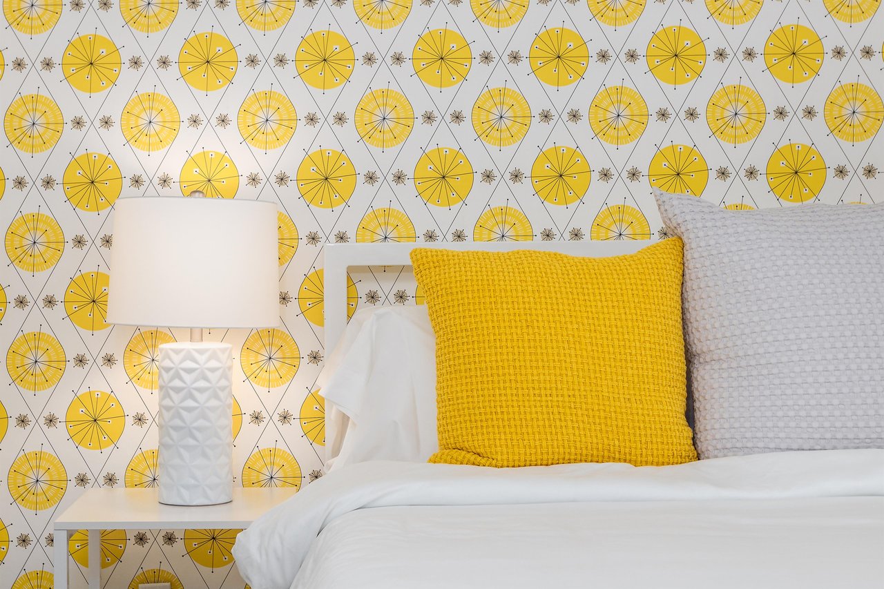 Fun, bright wallpaper