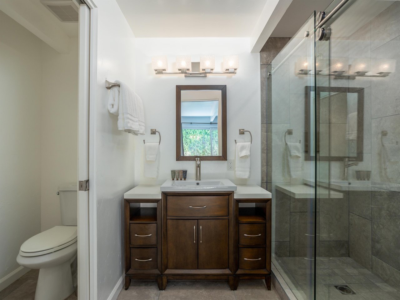 Bathroom Sink With Multiple Storage Drawers