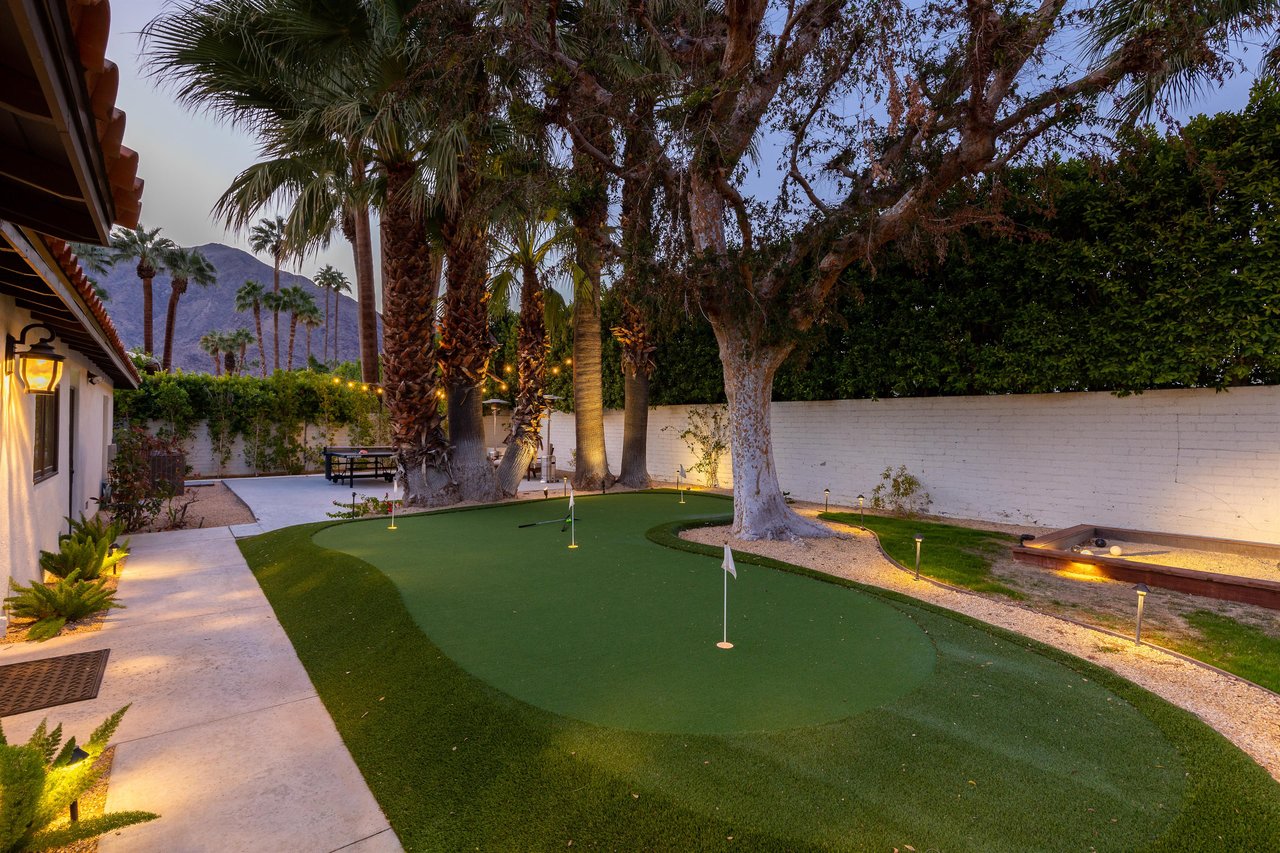 Have fun on the mini golf course