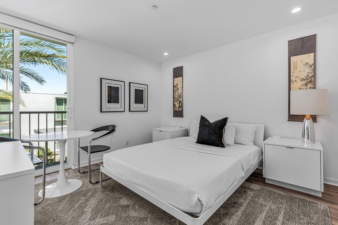 Relaxing guest bedroom