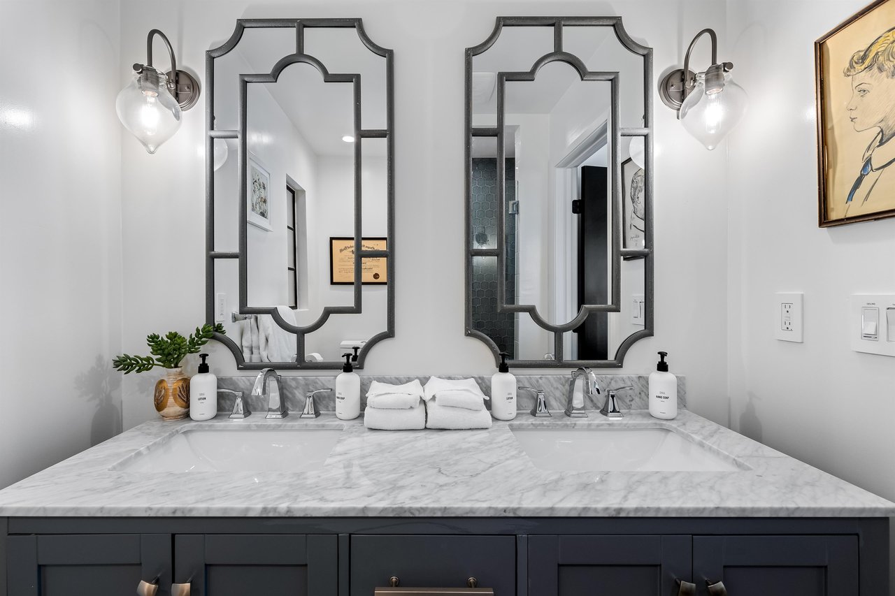 Dual sink vanity