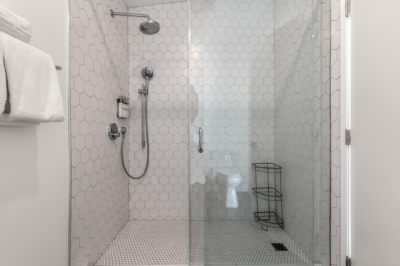 Guest waterfall shower
