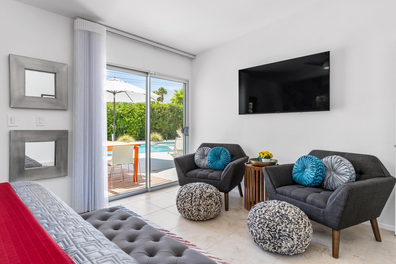 Easy access to the backyard