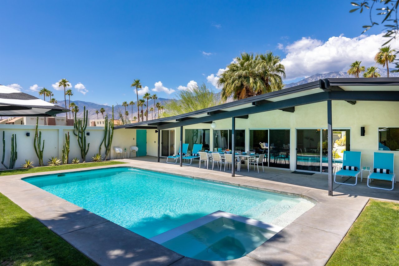 A pool made for lazy afternoons