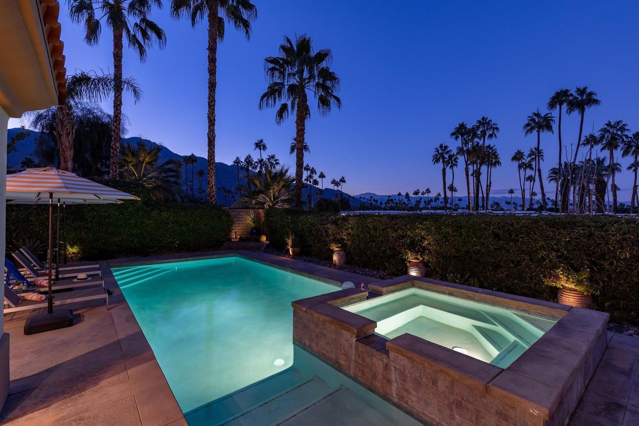 406736 Poolandspainpalmsprings