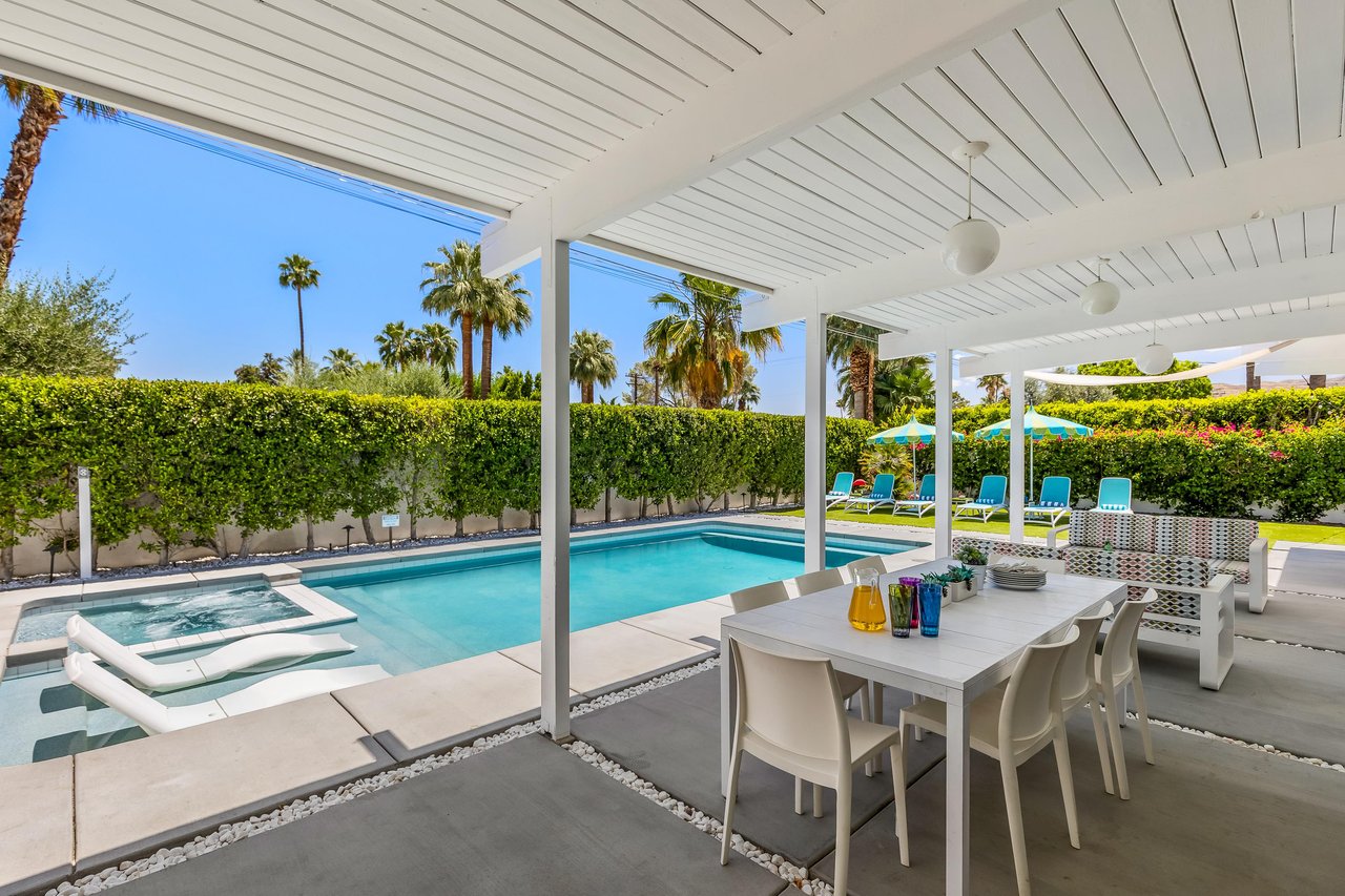 Take your meals al fresco