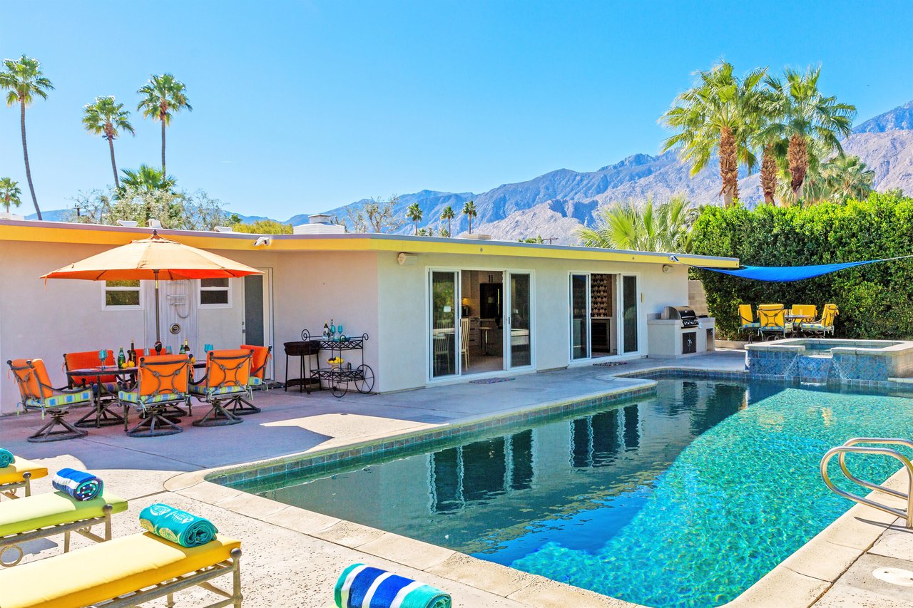 Welcome to Casa Del Solstice Palm Springs