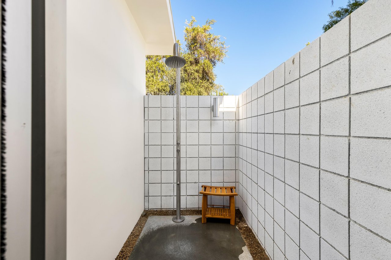 Guest Suite Outdoor Shower