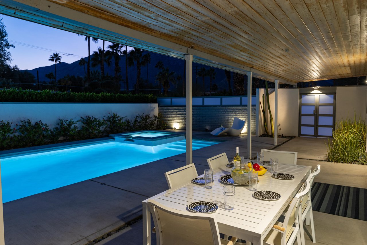 Have a midnight snack Al Fresco