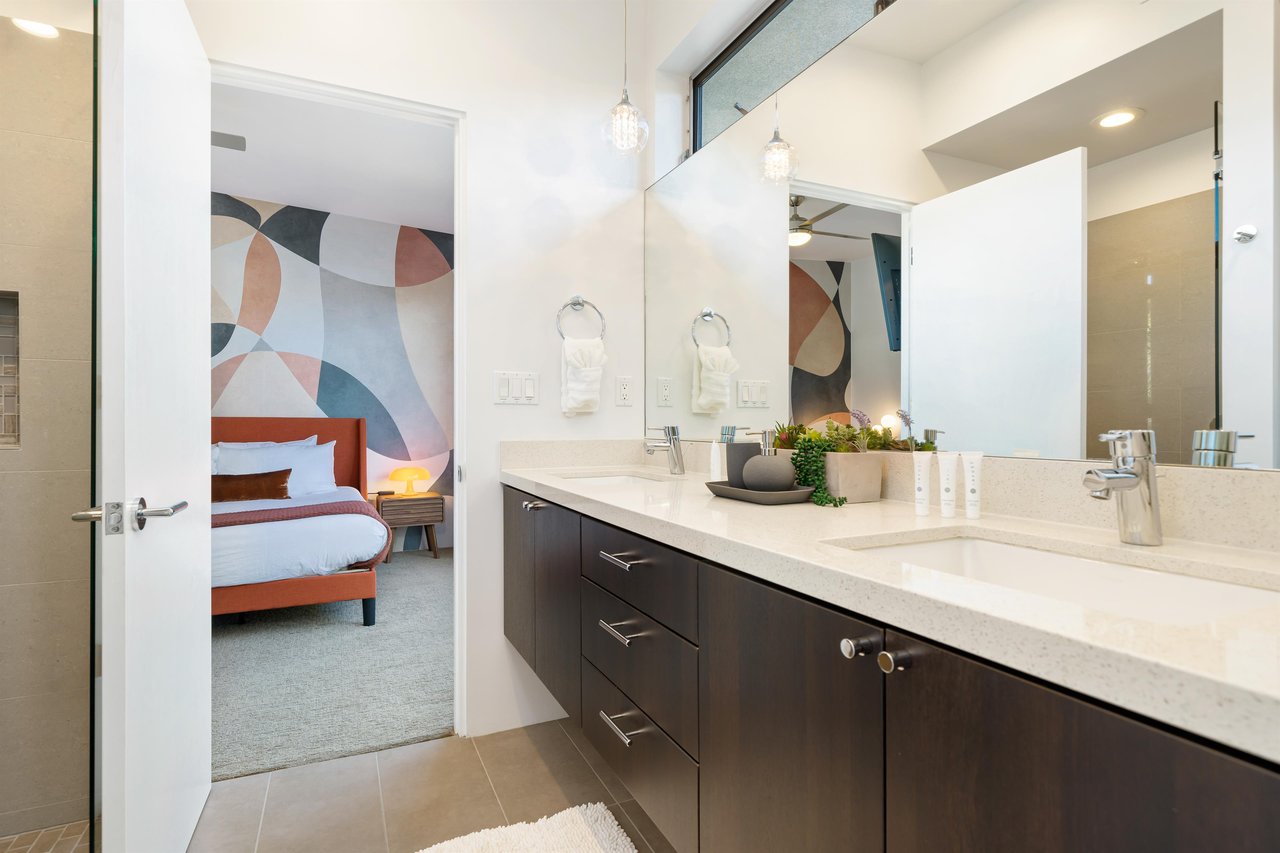 Green RoomOrange Room Jack  Hill guest bathoom