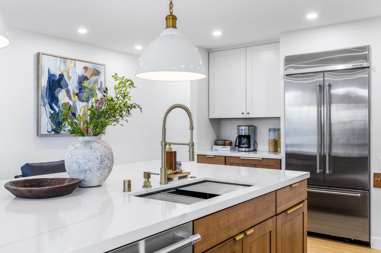 Impeccably designed Chefs kitchen